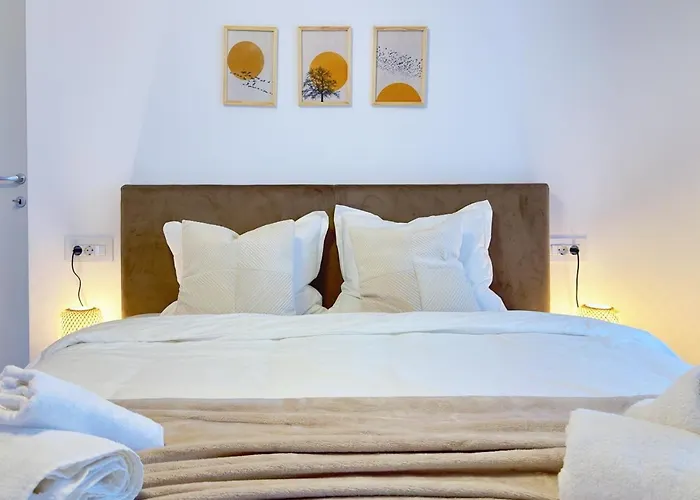 Carol Park 2br Penthouse By Wayfaris
